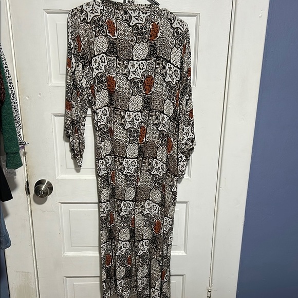 Beautiful Robe - Picture 6 of 6